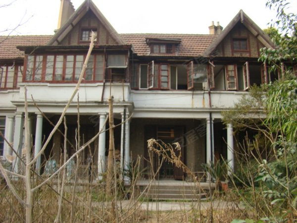 众拓地产 静安二手房 静安寺二手房 众拓地产华山店 边海军 > 严家
